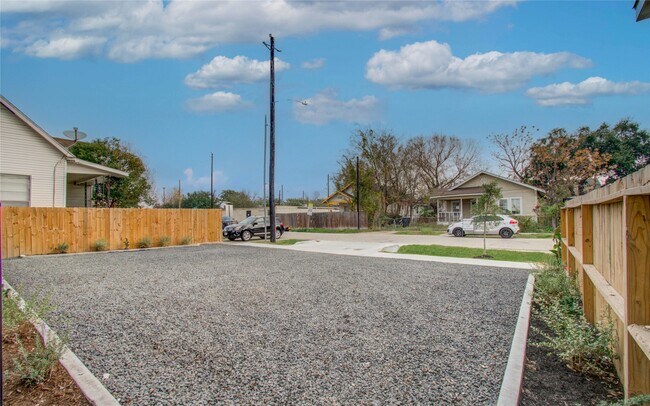 Building Photo - 1815 McKee St