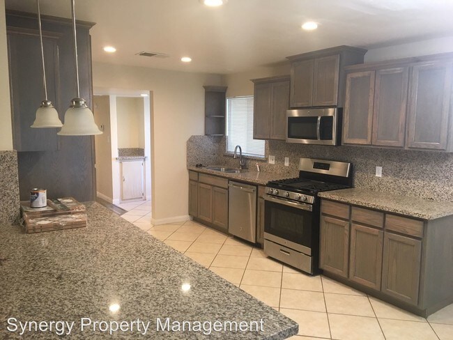 Building Photo - 1153 Panama Ln