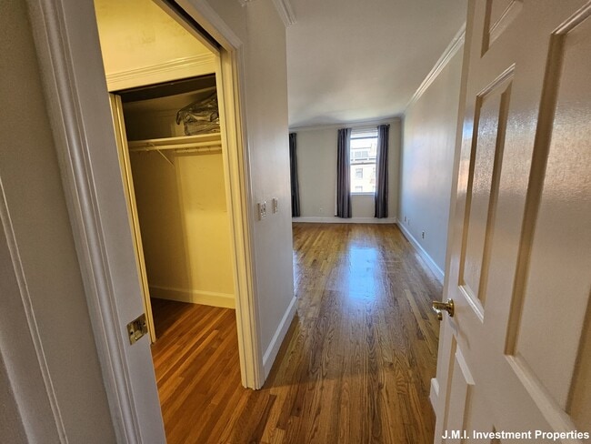 Building Photo - 180 Marlborough St
