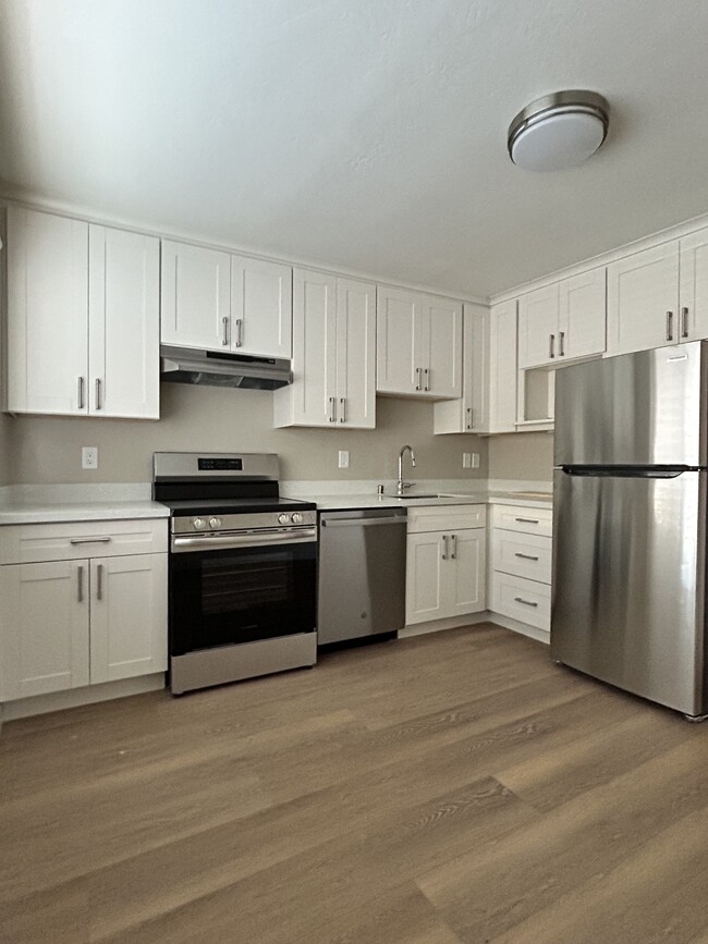 Kitchen - 1271 Coronado Dr