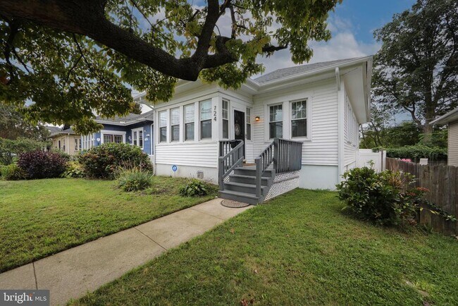Foto del edificio - 724 Willitts Ave
