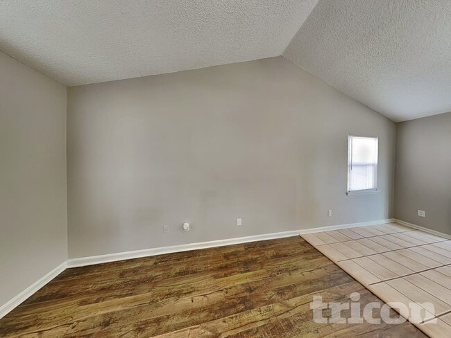 Foto del edificio - 2916 Vestal Pl