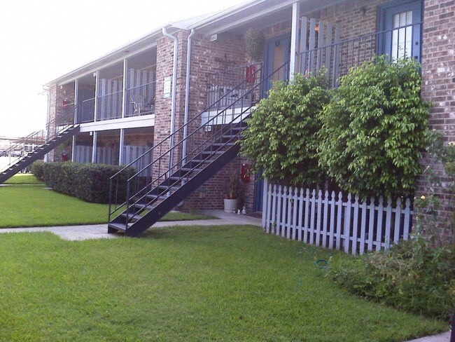 Building Photo - 6870 Whitby Ln