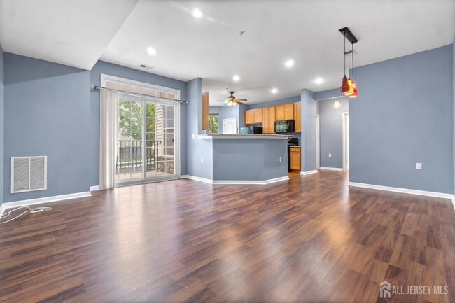 Building Photo - 41 Azalea Dr