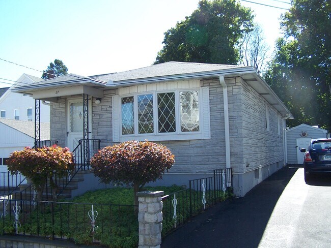 Building Photo - 57 Avon Ave