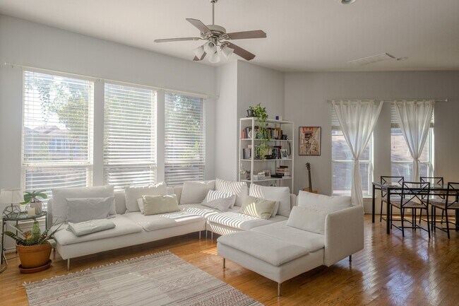 Foto del edificio - 2609 Link Rd