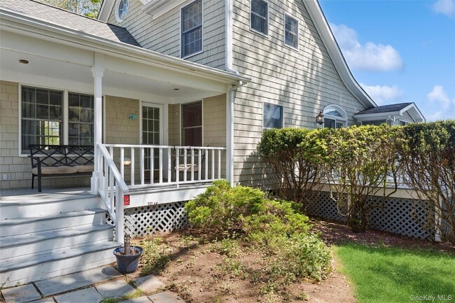 Foto del edificio - 425 Briarwood Ln