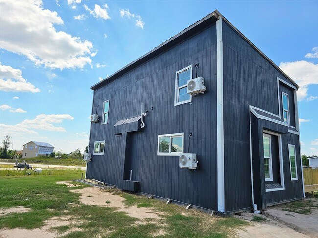 Building Photo - 1368 Rd 5735