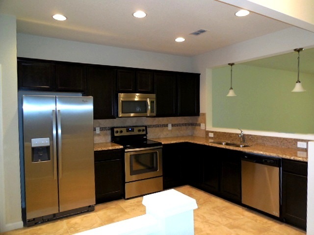 Building Photo - Fantastic 3/2.5 town home in Bartram Park!!