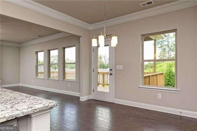 Foto del edificio - 695 Country Ridge Dr