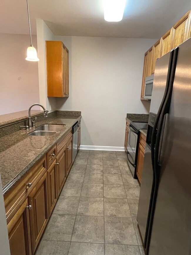 Building Photo - 310 Stratford Ozark -