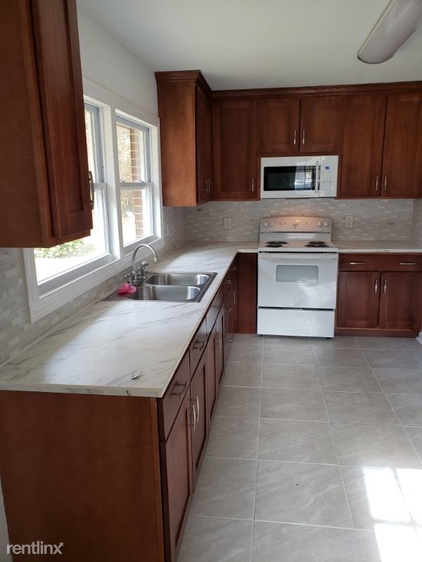 Building Photo - 3 br, 1.5 bath House - 540 Nelson Rd NW