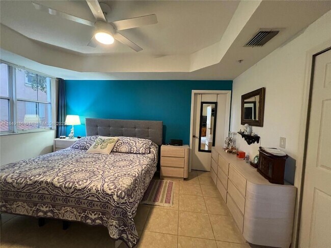 Foto del edificio - 6520 NW 114th Ave