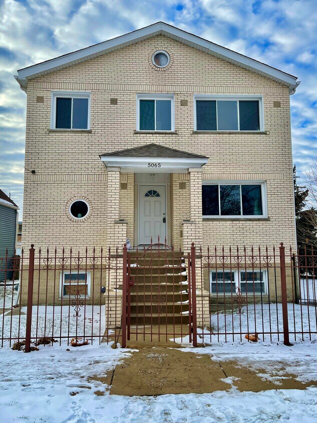 Primary Photo - 5065 W 32nd Pl