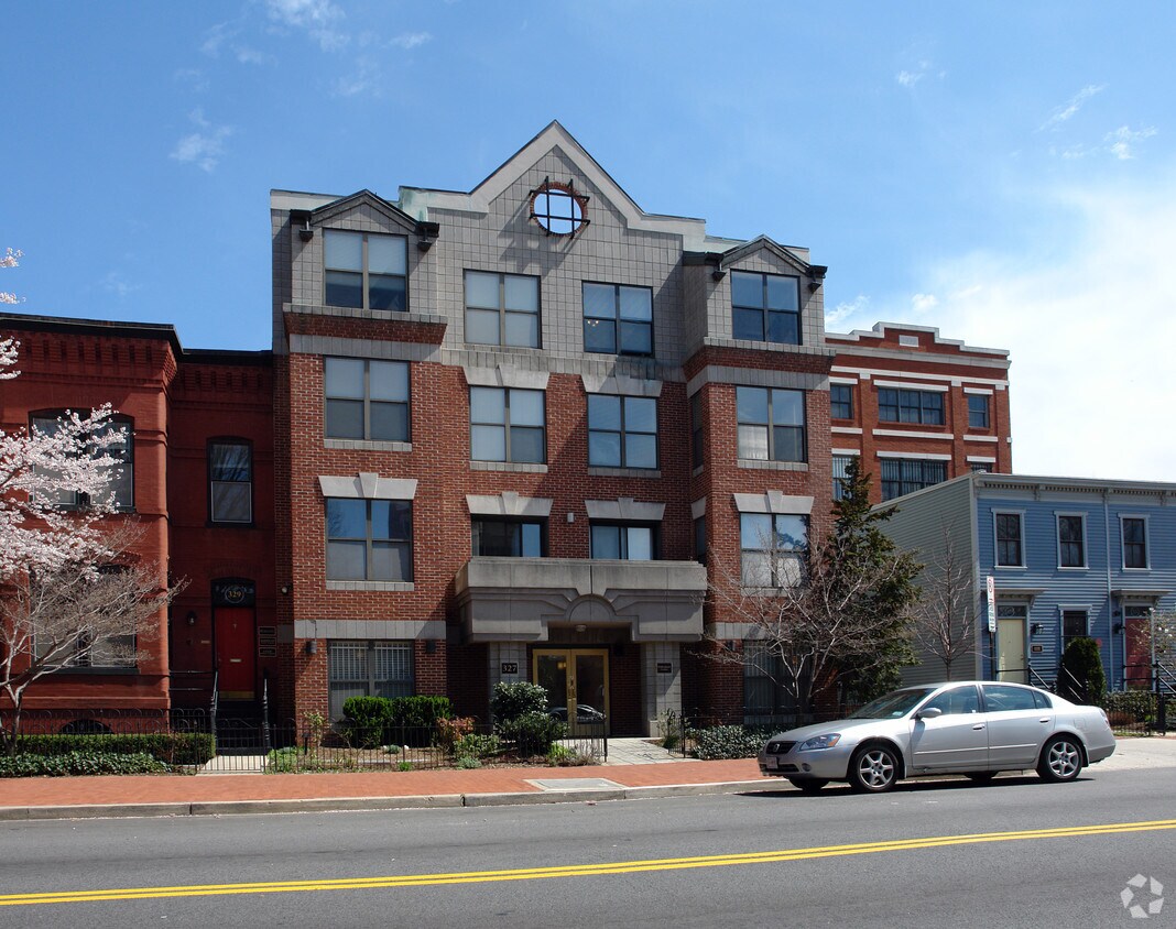 Primary Photo - 327 8th St NE