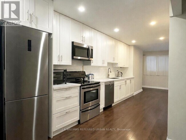 Building Photo - 4 New Seabury Dr