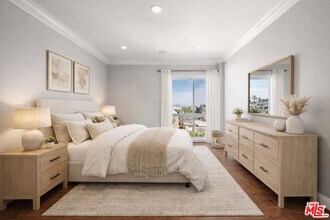 Building Photo - 1115 S Elm Dr