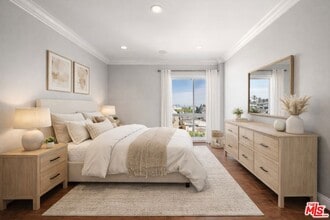 Building Photo - 1115 S Elm Dr