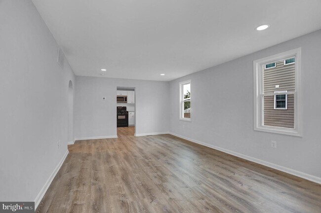Foto del edificio - 605 Mace Ave