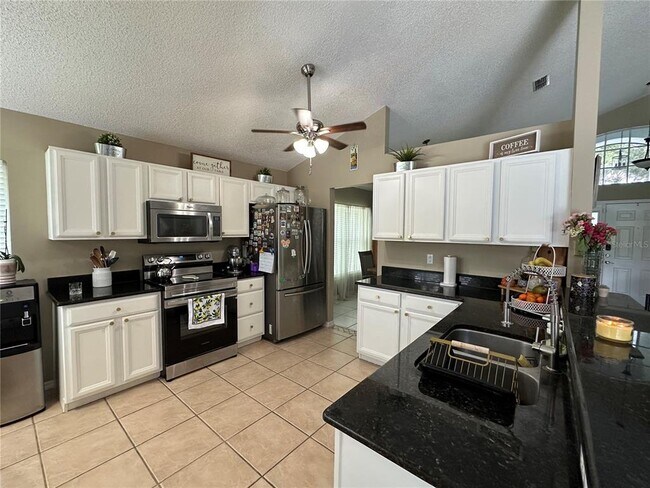 Foto del edificio - 2227 Mallory Cir