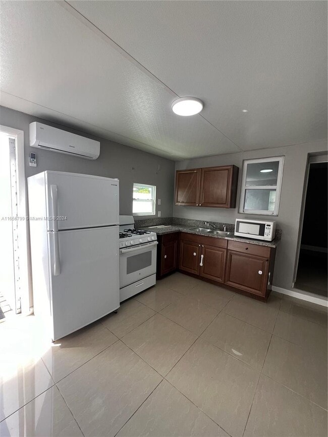Building Photo - 20131 Coral Sea Rd