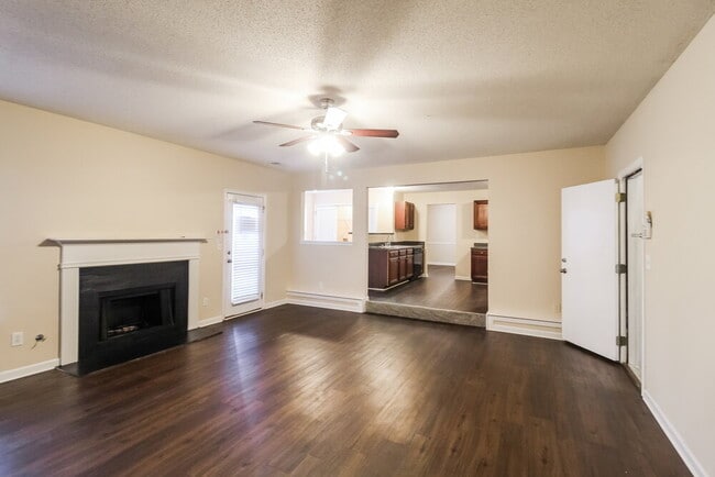 Building Photo - 4182 Arabian Way SW