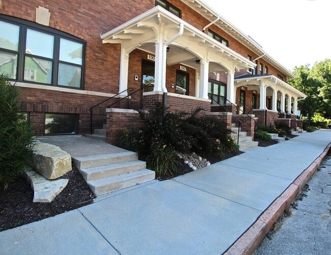 Building Photo - 1011 S 30th Ave