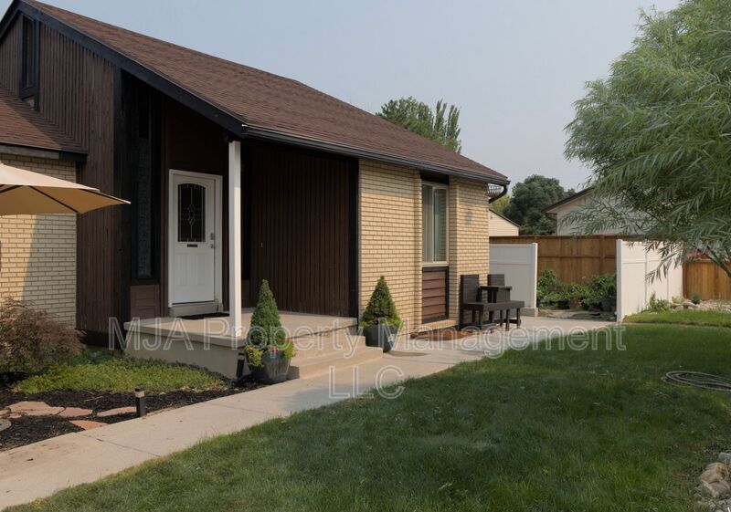 Foto principal - 7325 South Woodgreen Road