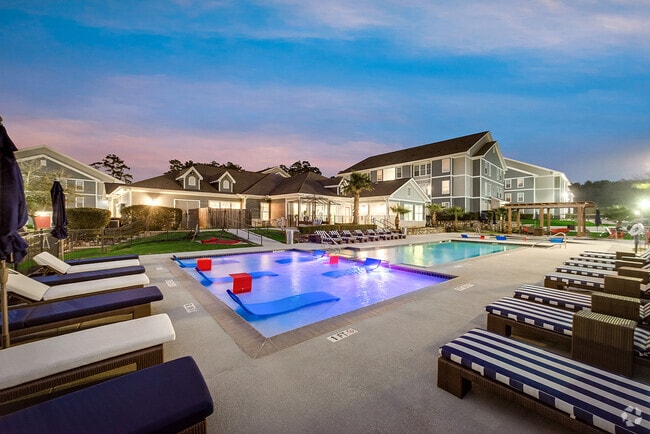 Pool Area - Encore at Sam Houston