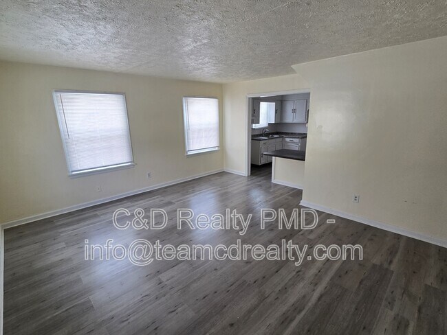 Building Photo - 16404 Lotus Dr