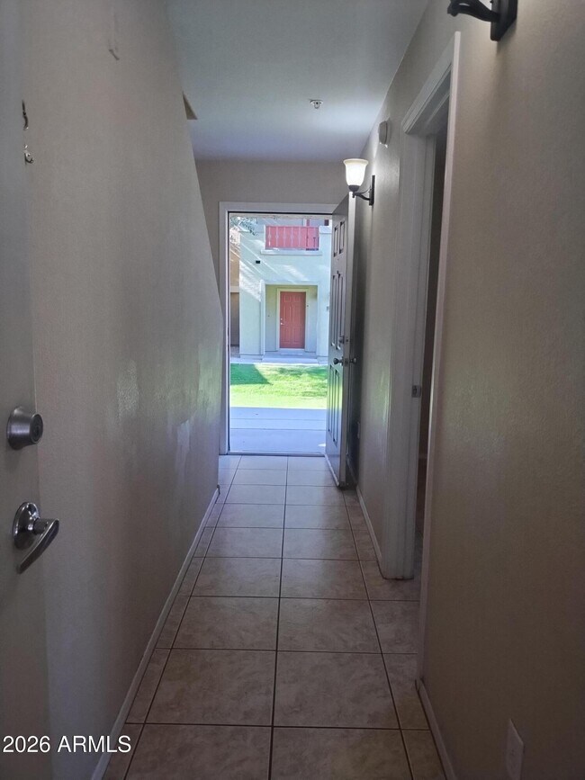 Foto del edificio - 16825 N 14th St