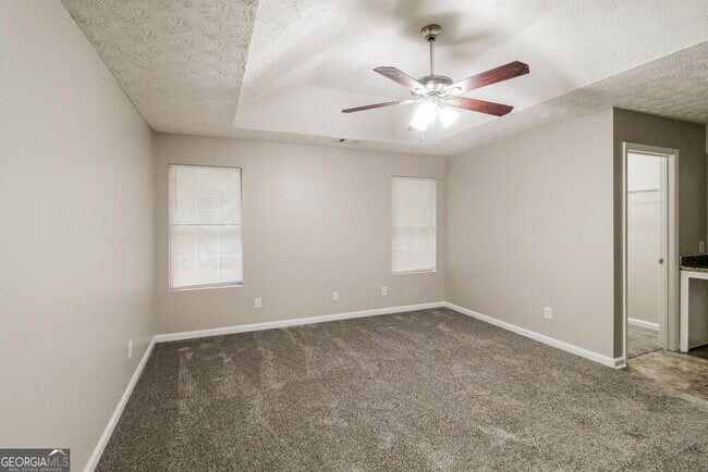 Building Photo - 6165 Leverett Dr
