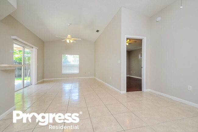 Building Photo - 2423 Camden Oaks Pl