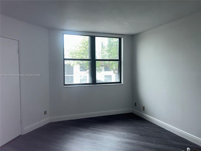 Foto del edificio - 213 Lake Pointe Dr