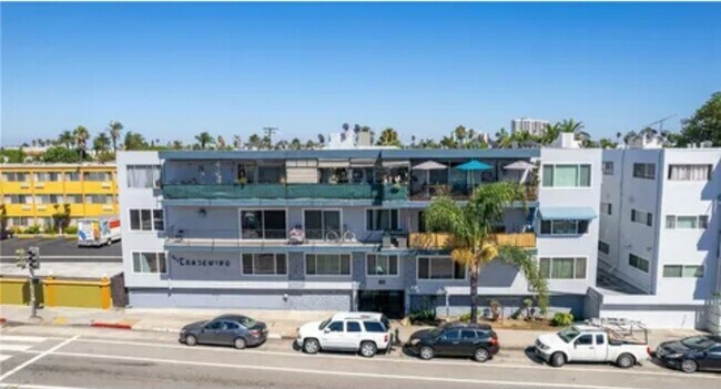 Foto del edificio - 120 Alamitos Ave