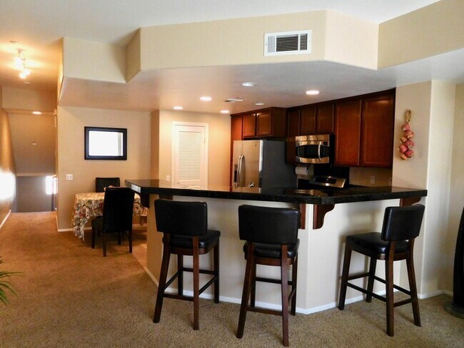 Foto del edificio - 946 Tarragon Ln