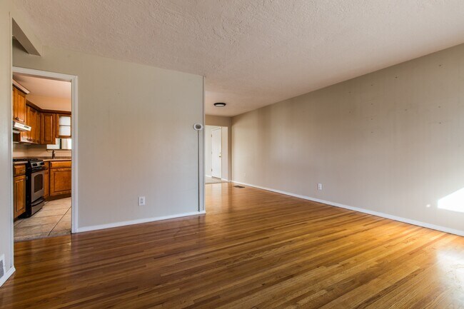 Foto del edificio - 813 Manzano St NE