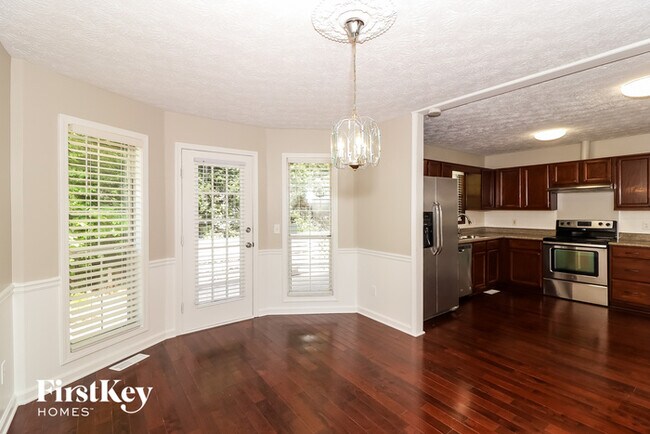 Foto del edificio - 975 Eagle Pointe Dr NW