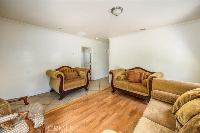 Foto del edificio - 2880 Woodbine St