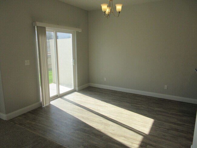 Foto del edificio - ** Move-in Discount ** 3 bed 2.5 bath - Newer townhome in the heart of Cedar City