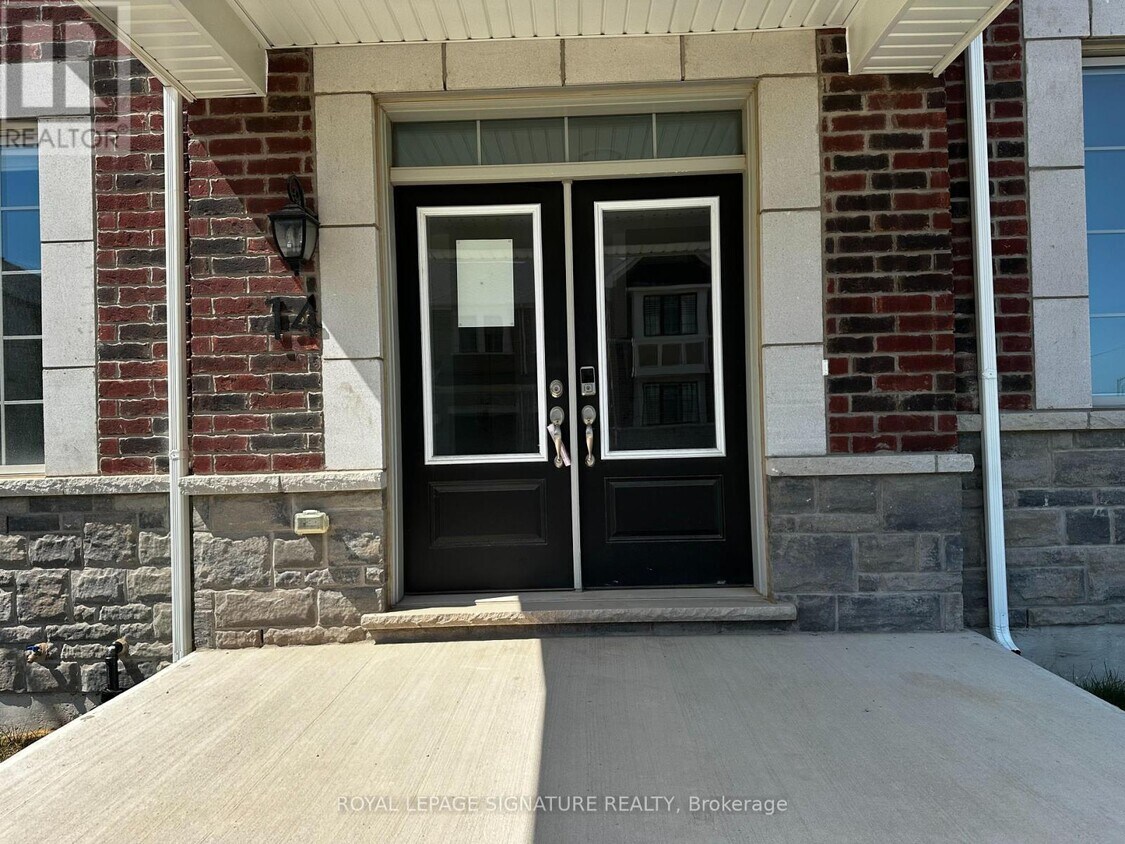 Primary Photo - 1259-1259 Lily Cres