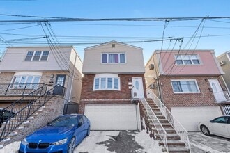 Building Photo - 5712 Broadway