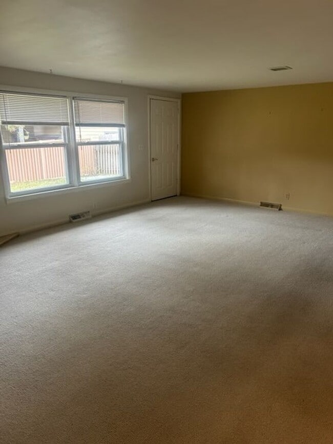 Foto del edificio - 3 Bedroom, 1 Bath home located in Glenwood Springs.