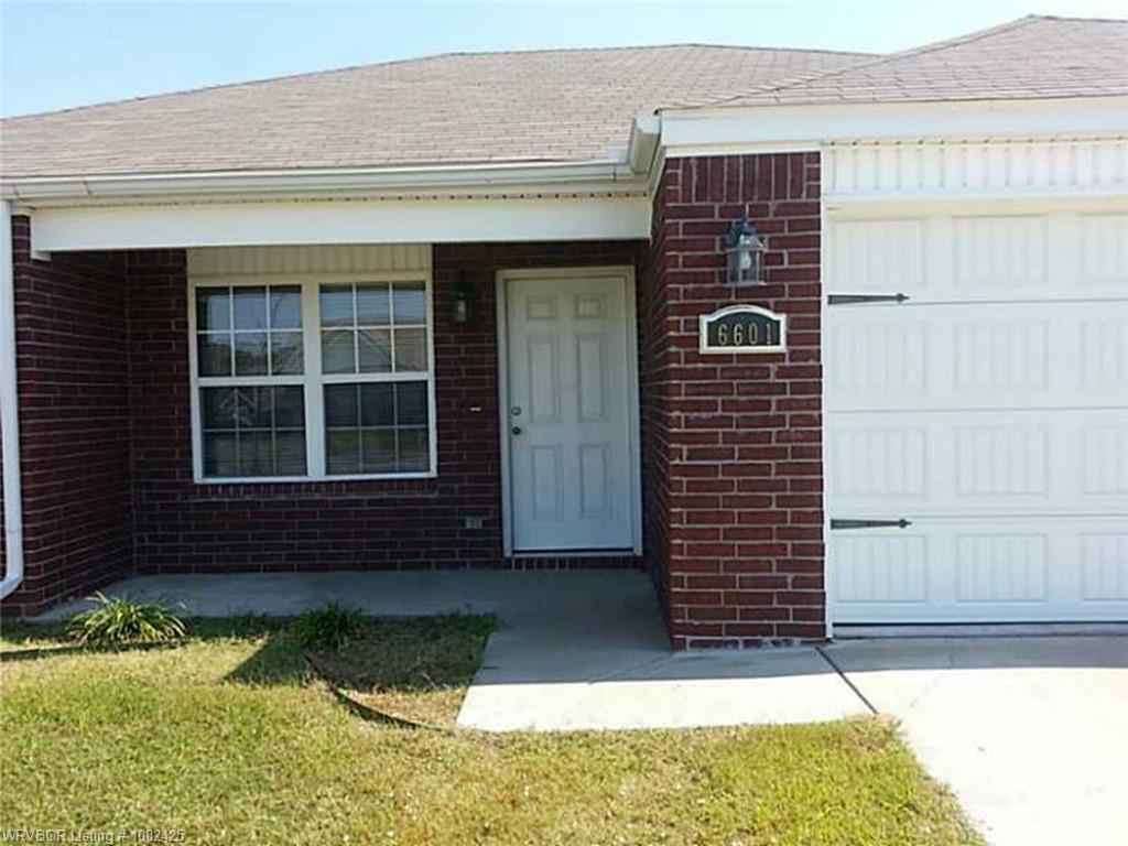 Foto principal - 6601 Huntington Ct