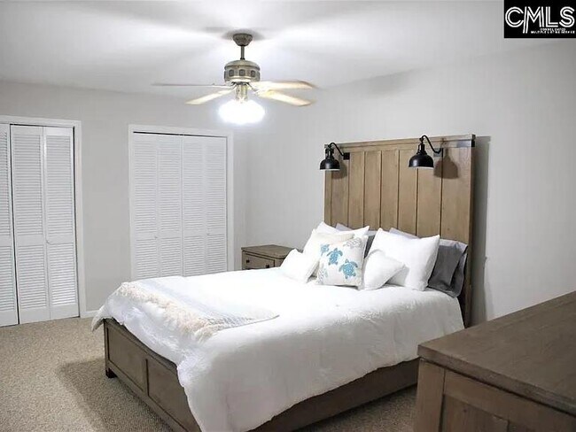 Foto del edificio - 500 Pioneer Shores Rd