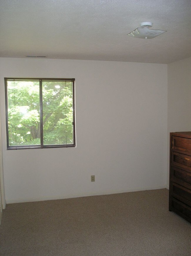Foto del edificio - Apartment in Madison Manor