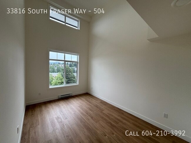 Building Photo - Top-Floor Unit in Downtown Abbotsford