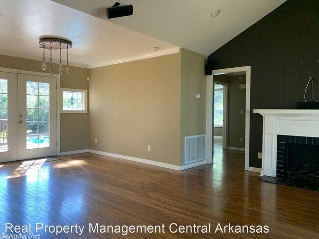 Foto del edificio - 5821 Cantrell Rd
