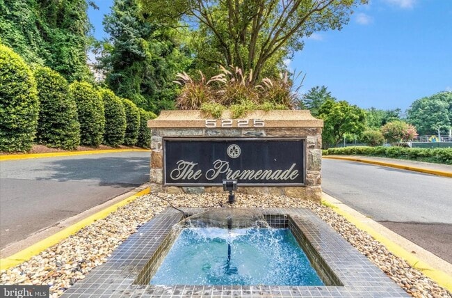 Foto del edificio - 5225 Pooks Hill Rd