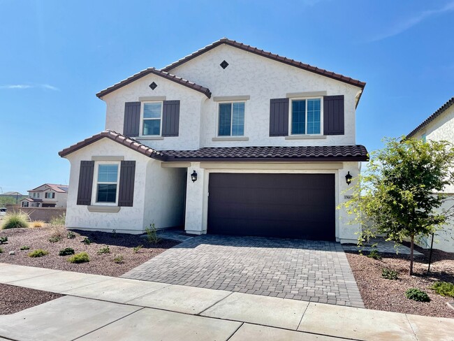 Foto del edificio - 4 Bed/3 Bath Newer Built Home In Verrado!